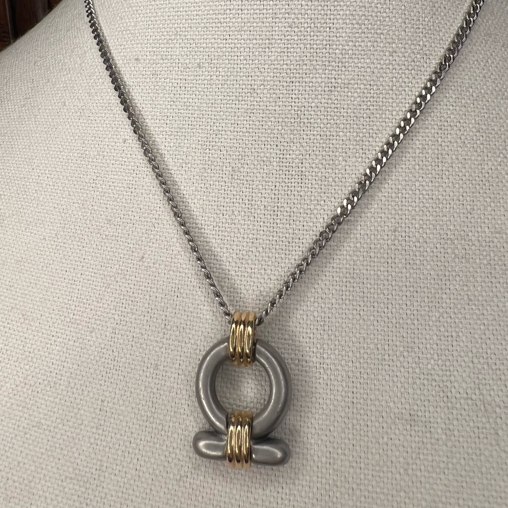 3/$30 Vintage Avon Pendant Necklace
